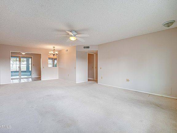 4th image of 9742 W Augusta Dr
