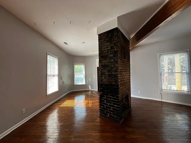 240 Boulevard SE — Photo 8
