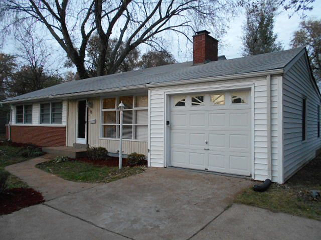 1st image of 15 Buckeye Dr