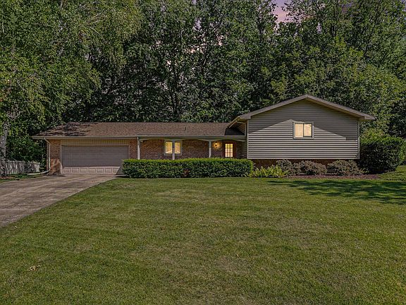 2nd image of 3051 Bluffwood Pl