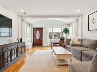 210A Beebe Rd, Mineola, NY 11501