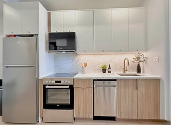 2913 Snyder Avenue, #3C