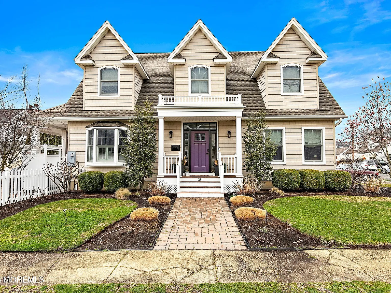 4 bed, 2.5 bath, 3200 sqft, $4,000 — Photo 1