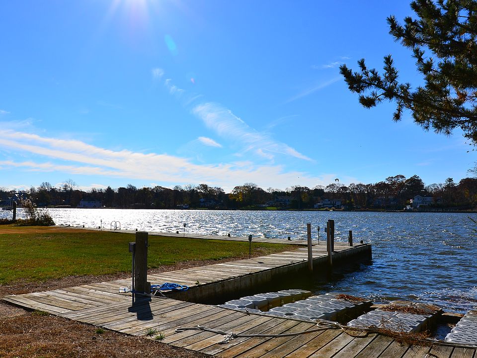 1st image of 376 Shore Dr