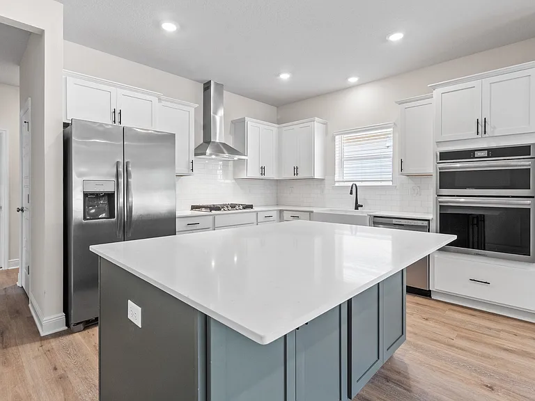 515 Bienville Pl — Photo 7