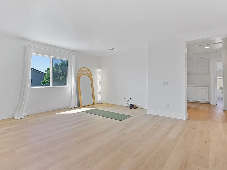 13569 Kiwi Ave — Photo 14