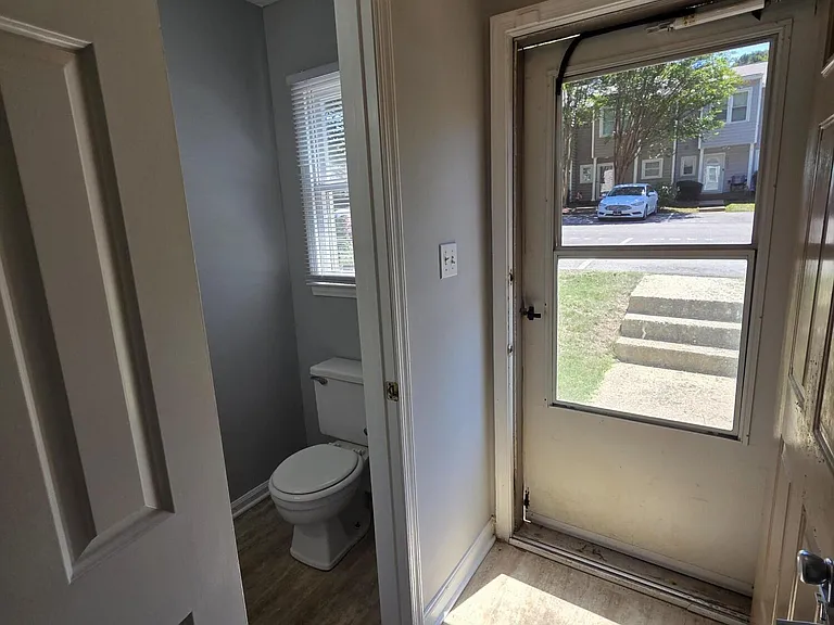 4425 Roller Ct — Photo 3