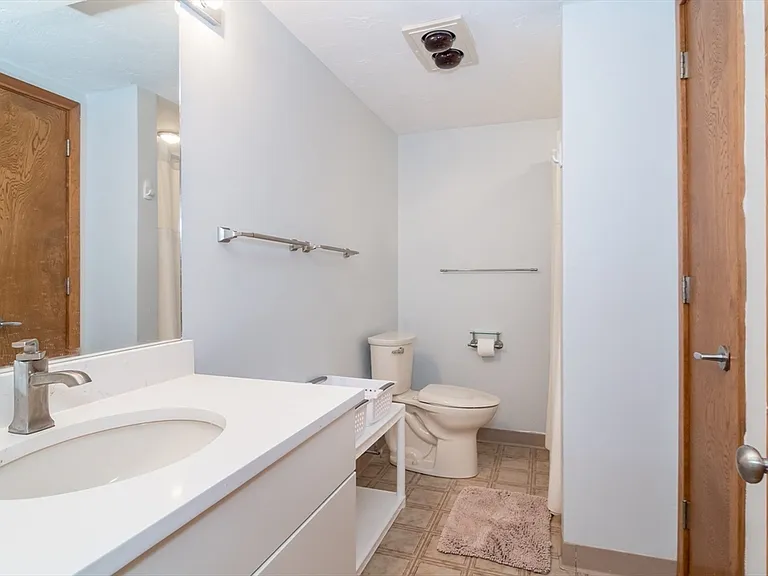 22 Oceanside Dr #22 — Photo 31
