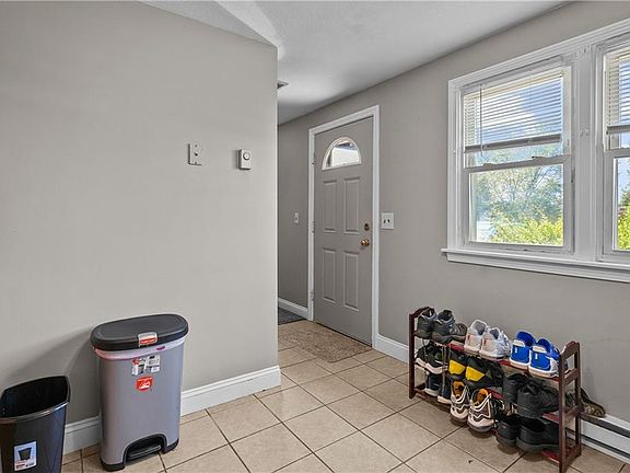 5th image of 29 Cowesett Ave APT 4