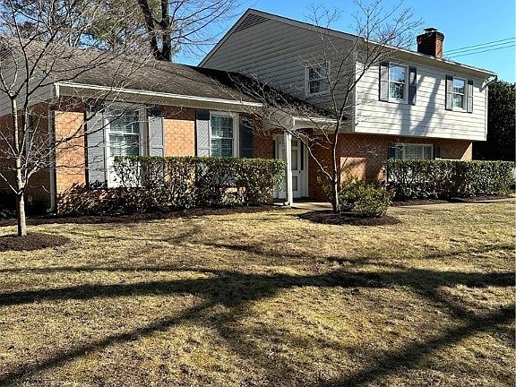 2nd image of 1001 Lakewater Dr