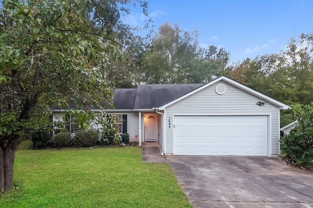 3 bed, 2.0 bath, 1126 sqft, $1,700 — Photo 1