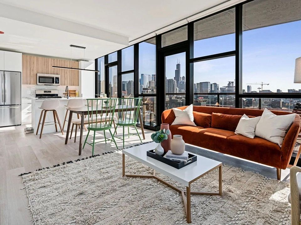 1st image of 705 N Milwaukee Ave #4R