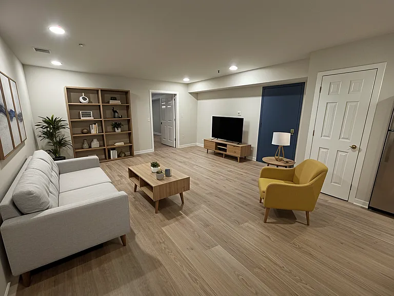 1204 Chestnut St #100 — Photo 2