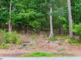 232 Elmira Trl, Hopatcong, NJ 07843