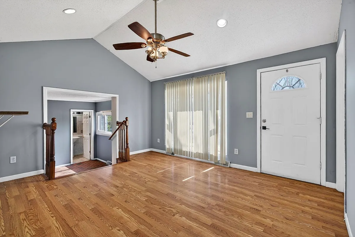 Building Photo - 157 Bascom Dr