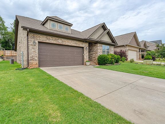 3rd image of 770 Charleston Pl