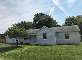 2004 Foster Dr, Belleville, IL 62226