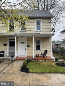 323 N College St, Carlisle, PA, 17013