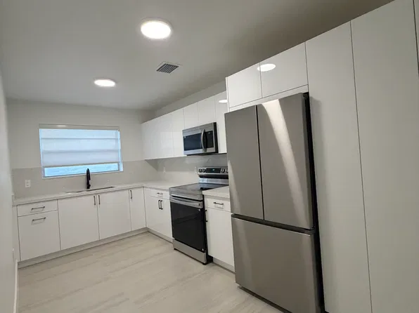 20 W 37th St #2, Hialeah, FL 33012
