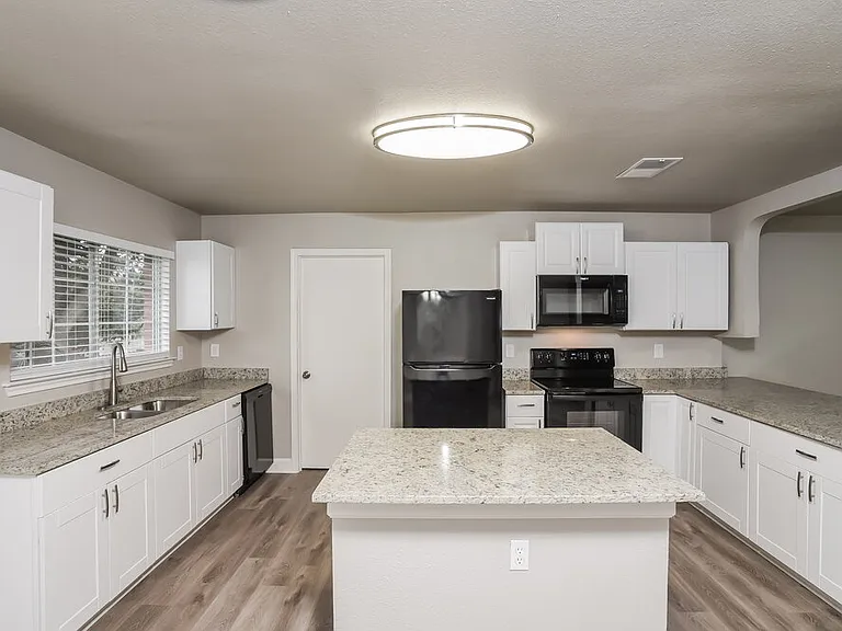 10507 Stone Creek Pl — Photo 7