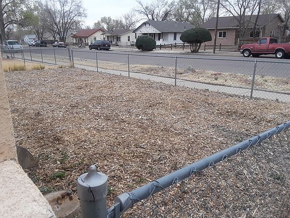 3rd image of 1909 E 9th St