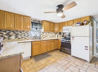 12 Adams Dr, Brimfield, MA 01010