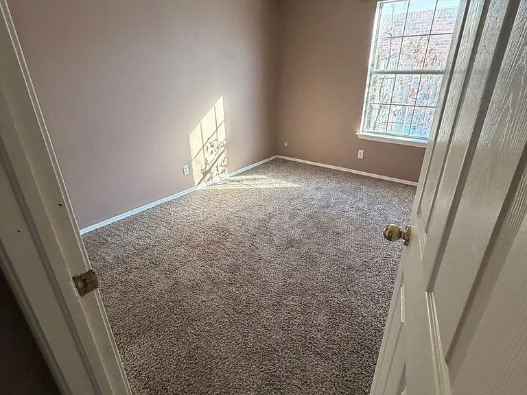 3801 W Hartford St — Photo 5