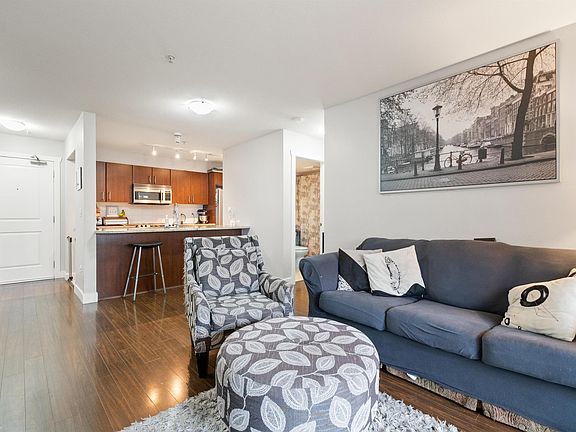 5th image of 45567 Yale Rd #209