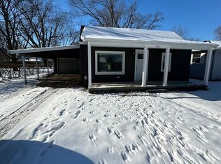 915 S 13th St, Goshen, IN 46526