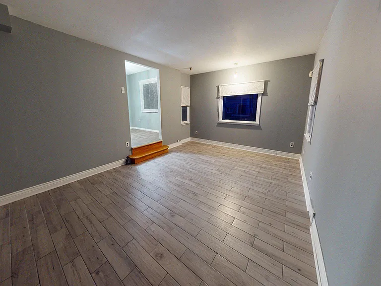 669 N Henderson Rd — Photo 8
