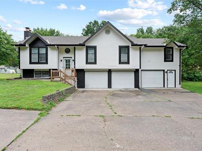 1101 S Liberty Dr, Liberty, MO, 64068