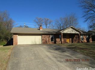 6 W Rockwood Dr, Conway, AR 72034