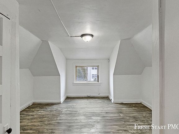 4th image of 1857 Crowley St Unit 2