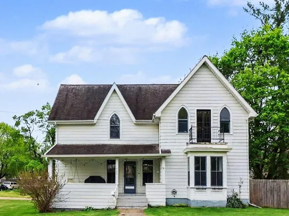 405 W Jefferson St, Grand Ledge, MI 48837