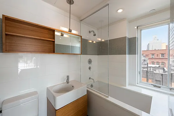 Sold by Nest Seekers International | media 18