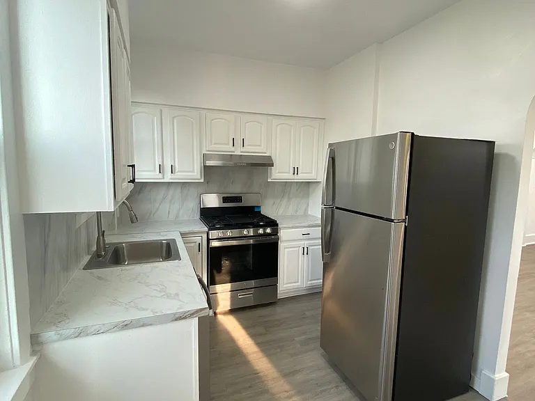 52 Amherst Ave — Photo 8