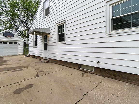 4th image of 826 E Willcox Ave