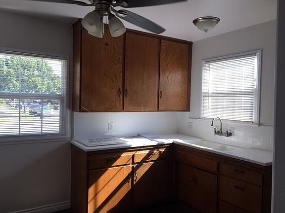 3rd image of 15225 Allingham Ave