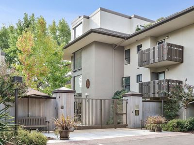 2140 Santa Cruz Ave APT E206, Menlo Park, CA, 94025