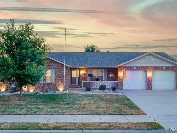 30 Arrowleaf St, Highland, IL 62249