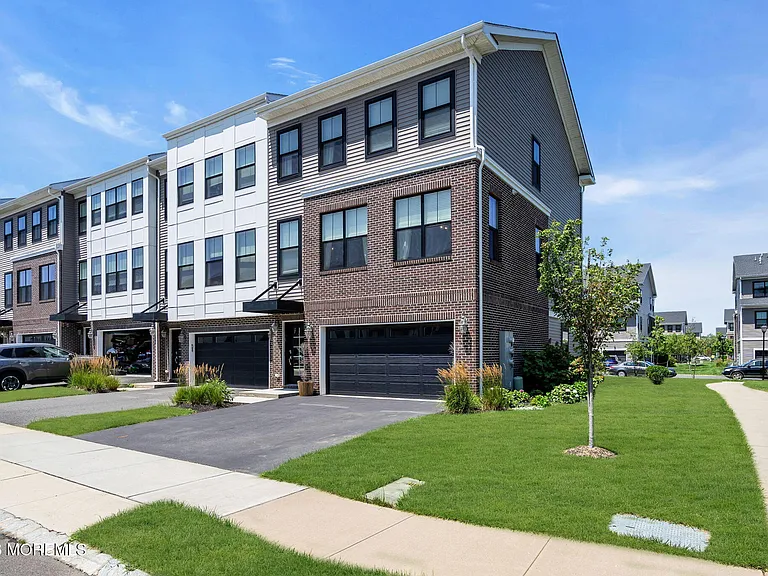 35 Kelly Way — Photo 34