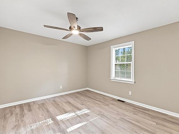 5th image of 431 Dudley St