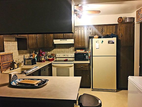 Kitchen with plenty of cabinets