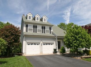 4 Raleigh Way, Franklin Park, NJ 08823