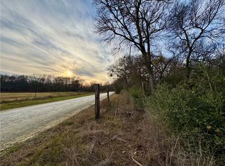 10075 River Ridge Dr, Hearne, TX 77859