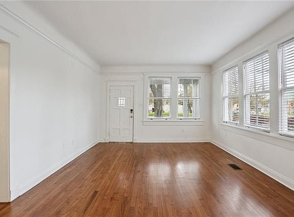 3rd image of 5508 S Claiborne Ave