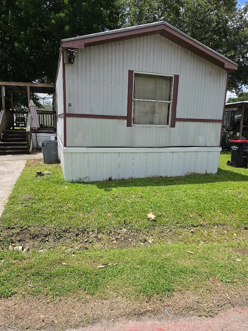 3 bed, 1275 sqft, $577 — Photo 1