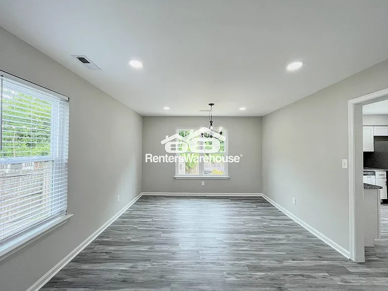 1054 Ivaloo St — Photo 6