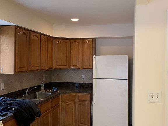 3rd image of 2825 35th St APT 3A
