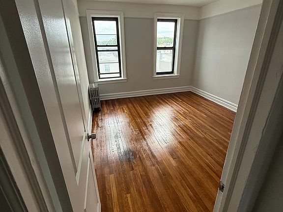 3rd image of 536 Ovington Ave APT 1